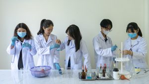 Sinh viên ngành Kỹ thuật Xét nghiệm Y học có thể sử dụng sách PDF để học tập, tra cứu kiến thức và ôn thi một cách thuận tiện, linh hoạt